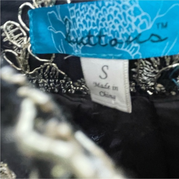 Buttons Brand Skirt From Francessa’s - Picture 13 of 13